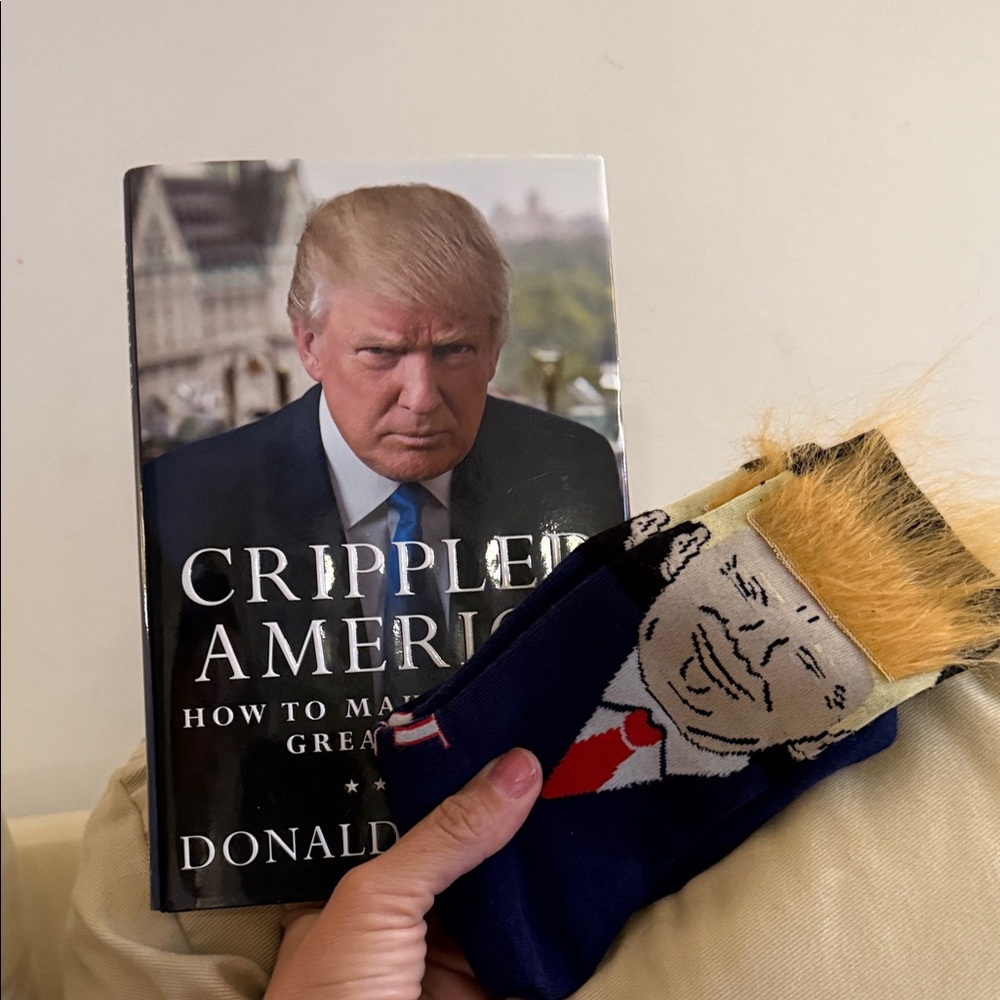 Trump Novelty Socks with Book Crippled America How To Make America Great Again